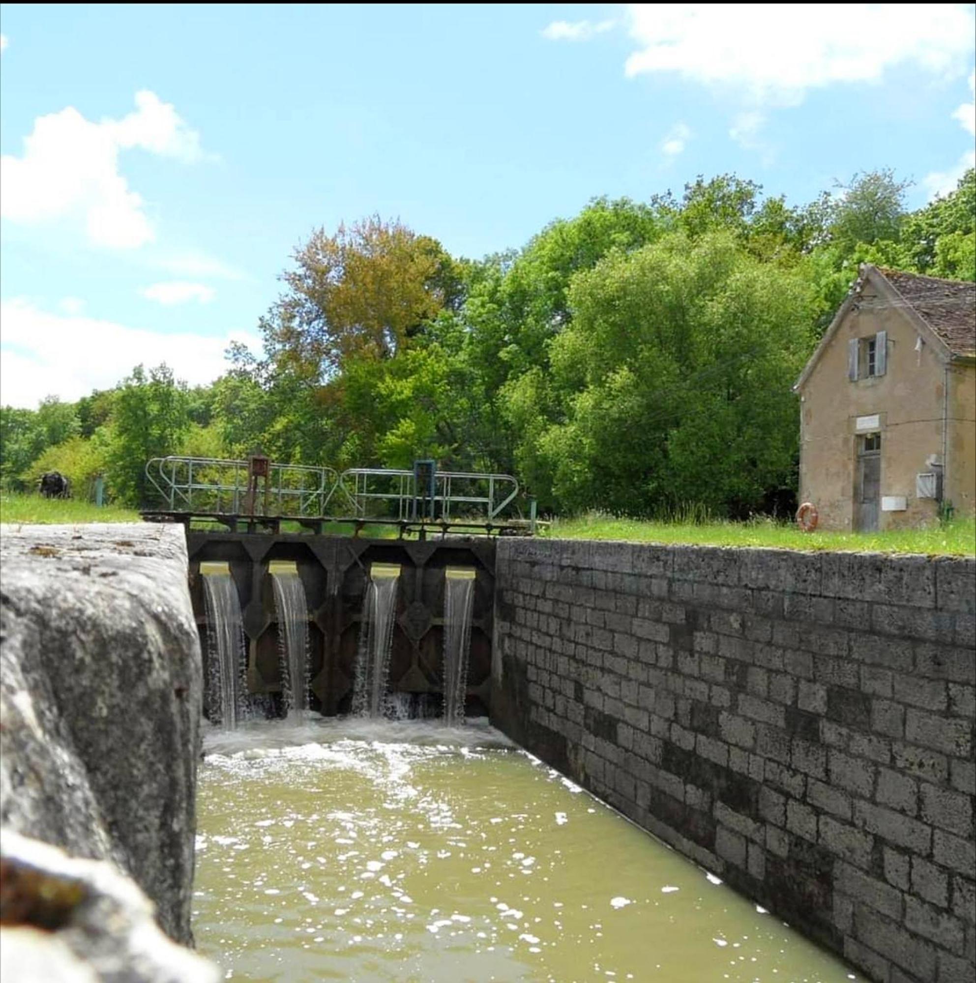 Gite Le Delice Villa Tannay  Buitenkant foto